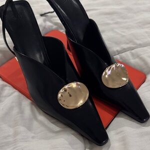 Elegant Black H&M Women's Shoes with Gold Accent